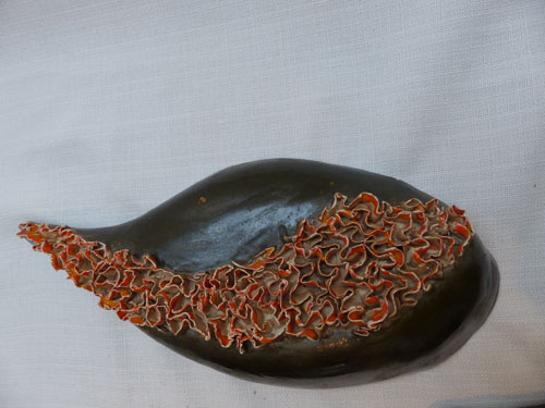 Zeeobject druppel olijf-oranje 26 cm lang glazuur